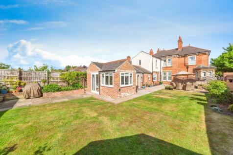 303_harlaxton_road-48