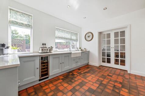 303_harlaxton_road-31