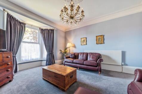 303_harlaxton_road-20