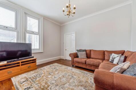 303_harlaxton_road-30
