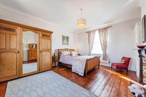 303_harlaxton_road-4