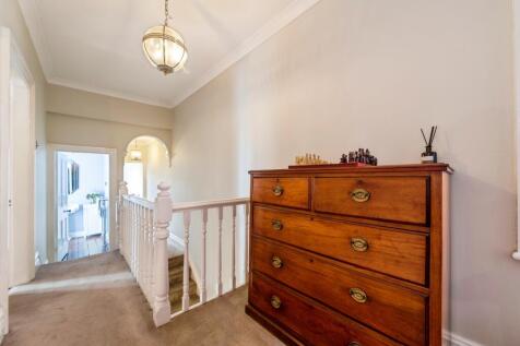 303_harlaxton_road-9