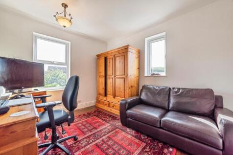 303_harlaxton_road-15