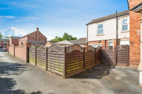 303_harlaxton_road-41