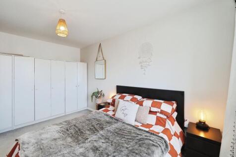 Main Double Bedroom