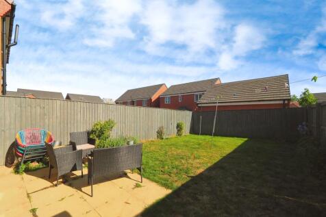 Large Rear Garden with Patio and Lawn