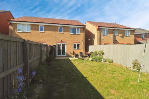 Large Rear Garden with Patio and Lawn