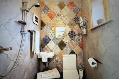 BuildTwo_WetRoom_1