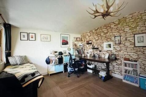 SummerHouse_Inside_1