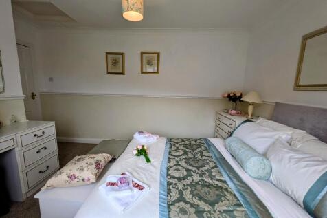 2nd Bedroom