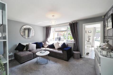 Cosy yet Spacious Lounge