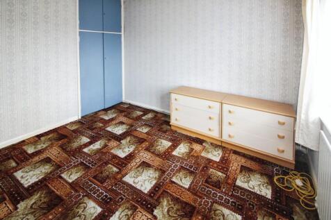 Bedroom..JPG