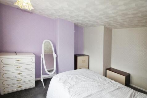 Bedroom 1.JPG