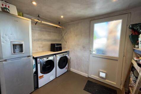 Outbuilding utility