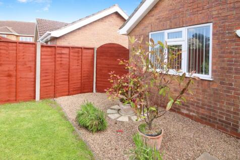Rear garden...JPG