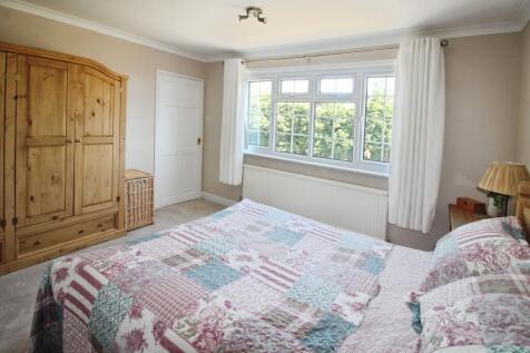 Bedroom 1.JPG