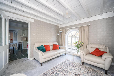 Mallard sitting room1