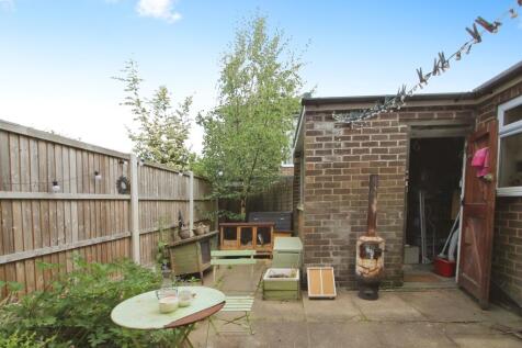Side Courtyard