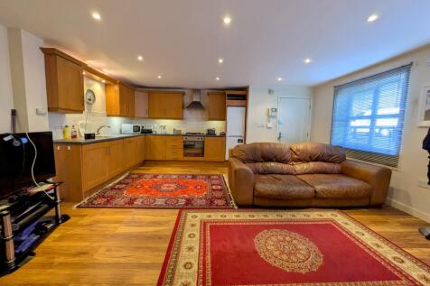 Lounge &amp; Kitchen