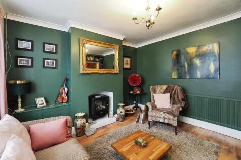 Cosy Front Reception /Lounge