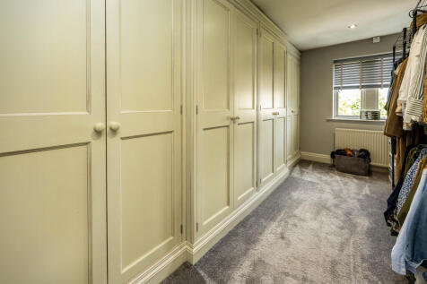 Walk in wardrobe
