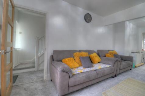 lounge/entrance hallway