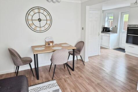 F14480c5-Dining 20Area1