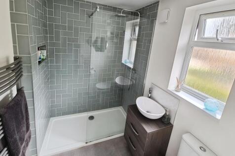 67d27eb6-Family 20Shower 20Room