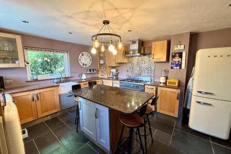 Dining kitchen