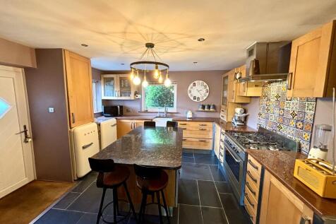 Dining kitchen