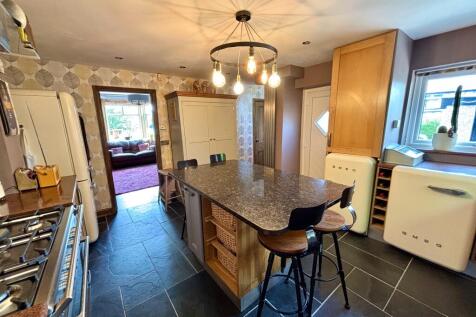 Dining kitchen
