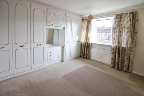 Bedroom 1.JPG