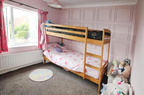 Bedroom 2.JPG