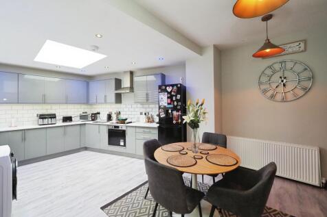 Stunning Extended Kitchen/Dining and Family Room