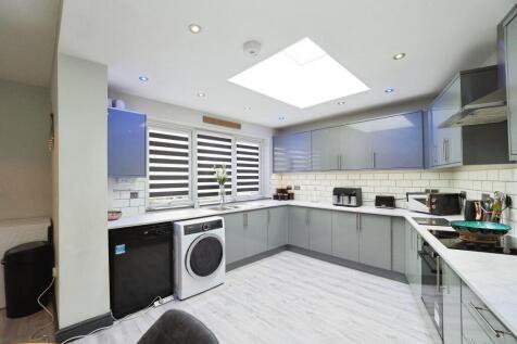 Stunning Extended Kitchen/Dining and Family Room