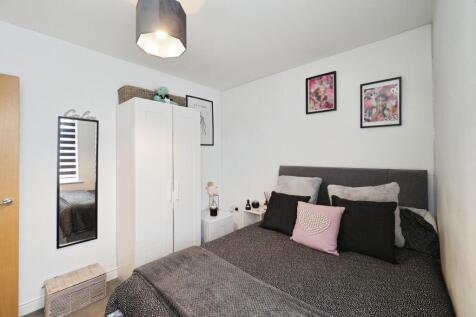Large Double Bedroom Two