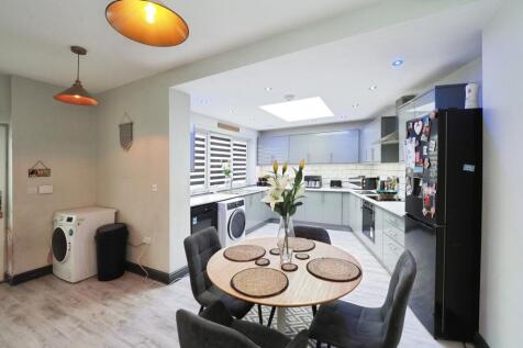 Stunning Extended Kitchen/Dining and Family Room