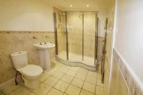 Ensuite.JPG