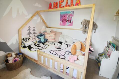 Bedroom 2.JPG