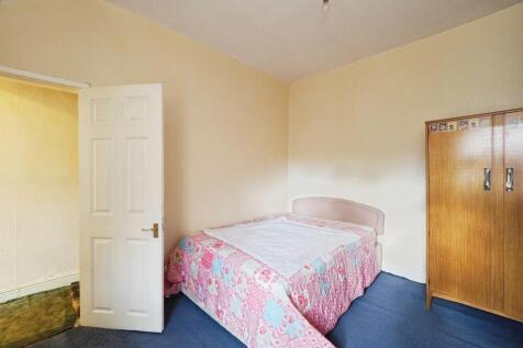Large Double Bedroom