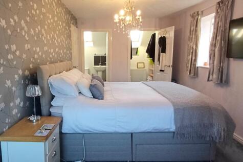 Master Bedroom, En-Suite &amp; Dressing Room