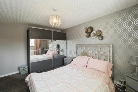 Large Double Bedroom