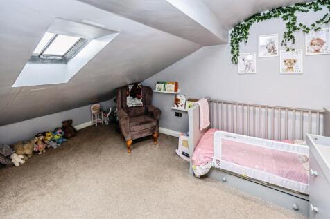 Bedroom (Top Floor)