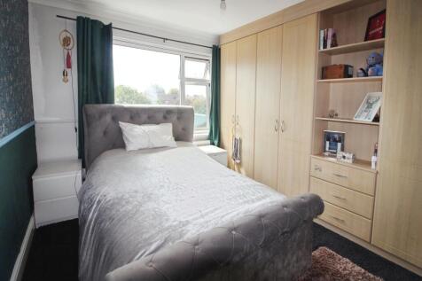 Bedroom 2.JPG