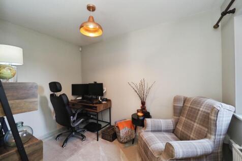 Home Study/Snug