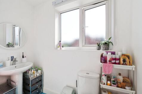 Bedroom Two En Suite