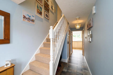 Welcoming Entrance hallway, stairs to first floor