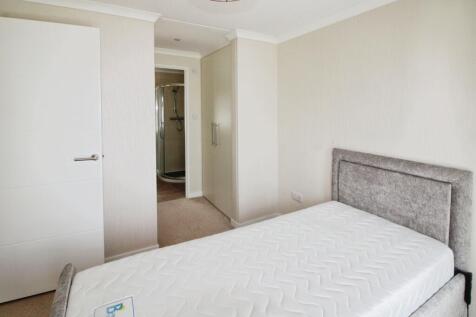 Master Bedroom.JPG