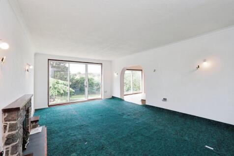 rear lounge/cinema room