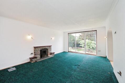 rear lounge/cinema room